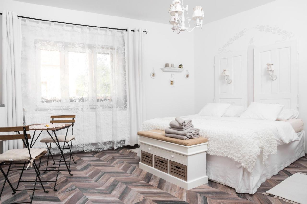 Madarlatta Vendeghaz Hotel Fertőrákos Bagian luar foto