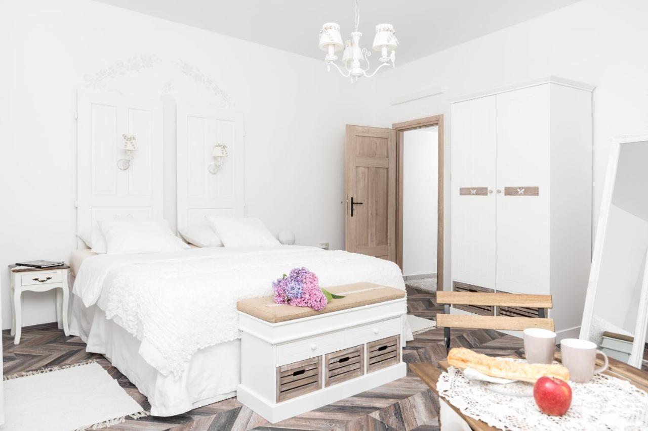 Madarlatta Vendeghaz Hotel Fertőrákos Bagian luar foto